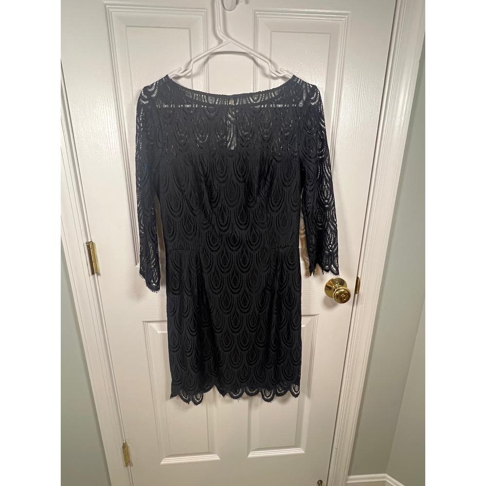 Lilly Pulitzer Navy Lace Sheath Dress 3/4 Sleeve Scalloped Hem Size 6 (IN#66)